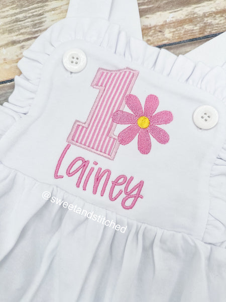 Monogrammed baby girl cake smash outfit with 1 and daisy, girls floral birthday bubble outfit, daisy 1st birthday outfit in white